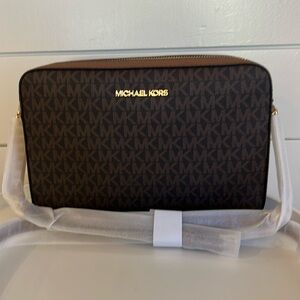 NWT MICHAEL KORS JET SET LG EW CROSSBODY IN BROWN